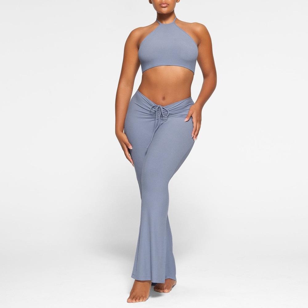 Skims SET soft lounge halter top (M) and skirt (S)